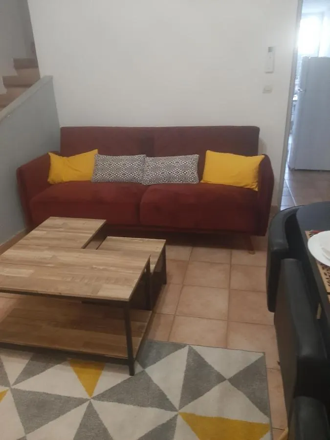 Maison 100 M2, Terrasse 25 M2, Clim, 3 Chbs Avec Tv, Parking Pierrelatte 0*,  France